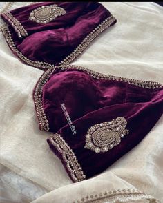 Blouse Velvet Designs, Bridal Velvet Blouse Designs, Aari Work Top Design, Velvet Blouse Designs Indian Lehenga Choli, Velvet Blouse Designs Indian, Velvet Blouse Designs, Apr Vastrakala, Purple Velvet Blouse, Velvet Blouse Design