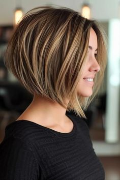 Bob Short Back Long Sides, Short Hairstyle Women Bob, Brown Hair With Highlights Bob, Angled Short Bob, Graduated Bob Haircuts Short, Back Of Short Hair, Womens Short Hairstyles, Bob Haircut Brunette, Short Asymmetrical Hairstyles