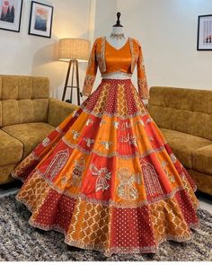 Designer Lengha Choli, Latest Traditional Dresses, Sangeet Lehenga, Latest Bridal Lehenga Designs, Print Lehenga, Haldi Outfits, Bridal Lehenga Designs, Latest Bridal Lehenga, Trendy Outfits Indian