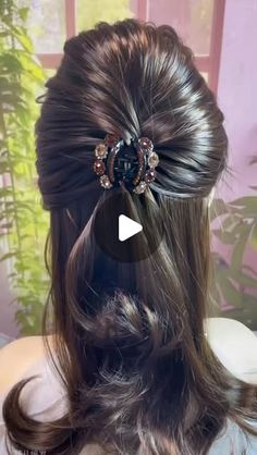 Katyani Yadav on Instagram: "#hairart #hair #model #hairtutorial #hairstylist #makeup #makeupartist #nailart #hairtutorial #hairstylist #haircut" Haircut Trending, Hairstyles Christmas, Christmas Hairstyle, Hair Items, Hair Updos Tutorials, Diy Hair Color, Easy Hair Updos, Clip Hairstyles, Hair Model