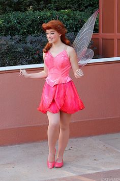 Rosetta Cosplay, Fairies Cosplay, Disney Cosplay Ideas, Disneyland Face Characters, Real Life Disney Characters, Disneyland Characters, Fairy Cosplay