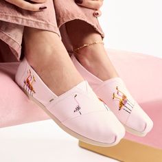 Bold and bright in an embroidered flamingo print. These cheeky Alpargata slip-ons are sure to make a statement—whether you're on vacation or out and about running errands. Supportive CloudBound™ insoles offer all-day comfort and support. Flamingo-print textile upper. Shop styles for the family. RMAT Outsole: Premium rubber blend that provides cushion, rebound and durability. Removable Custom CloudBound™ foam insoles for all-day comfort and support. Elastic gore for easy fit. Canvas footbed. Excl Pink Closed Toe Slip-ons For Spring, Pink Flat Slip-ons For Summer, Pink Slip-ons For Spring, Pink Slip-ons For Summer, Pink Flat Heel Slip-ons For Spring, Casual Pink Slip-ons For Spring, Textile Closed Toe Slip-ons For Spring, Embroidered Flamingo, Casual Slip On Shoes