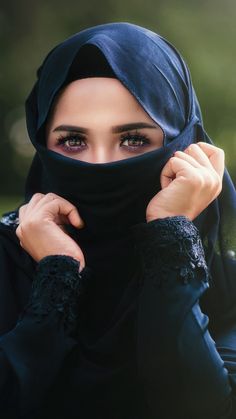 Scarf Mask, Guitar Photography, Good Morning Roses, Human Rights Watch, Muslim Girl, Lovely Eyes, Mask Girl, Love Couple Photo, Beautiful Muslim Women