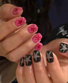 May Nail Art, Brazilian Nuts, Low Rise Skirt Outfit, Night Out Outfit Aesthetic, Summer Night Out Outfit, Outfit Bella Hadid, Night Out Outfit Summer, Bella Hadid Aesthetic, Date Night Aesthetic