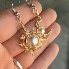 "I hand wrapped these cute \"Sun & Moon\" earrings. The wire is a (gold colored) non tarnishing wire, and the pearls are faux. <3" Sacred Sisters, Sun Moon Earrings, Wire Wrapped Moon, Yeri Mua, Moon Accessories, Cute Sun, Wire Rings, The Wire, Moon Earrings