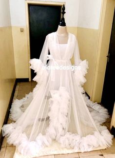 White Bridal Robe/wedding Robe/fur Trimmed Robe/wedding Robes - Etsy Wedding Robes Bridesmaids White, Luxury Long Wedding Robe, Dress For Unbersarios De Boda, Bridal Shower Robe For Bride, Plus Size Wedding Robe, Bridal Robes Elegant, Wedding Dress Morning, Luxury Floor-length Wedding Night Robe, Bridal Robes Long Lace