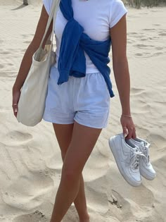 Blue And White Stripe Shorts Outfit, Light Blue Shorts Outfits Women, So Cal Aesthetic Outfits, Blue And White Shorts Outfit, Blue Shirt With White Stripes Outfit, Blue Bags Outfit, Blue Striped Pants Outfit Summer, Trendy Style Outfits 2024, Beachy Grandma Aesthetic