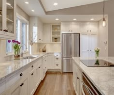 the kitchen is clean and ready to be used as an appliance for photos