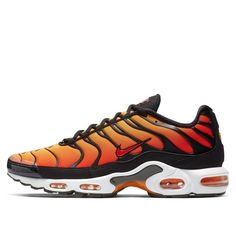 Modern Tiger Stripe Sneakers - The New Nike Air Max Plus OG Sneakers Boast a Bold Design (TrendHunter.com) Fire Shoes, Tn Plus, Gucci Shoes Sneakers, Air Max Plus Tn, Sneakers Nike Air Max, Nike Max, Nike Tn, Kicks Shoes, Striped Sneakers