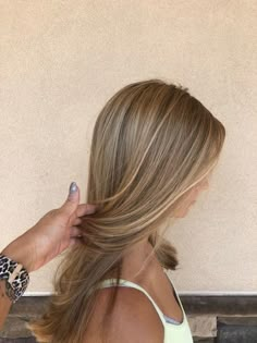 Almond Brown Hair With Blonde Highlights, Kinda Blonde Hair, Old Money Blonde Hair Balayage, Honey Blonde Partial Balayage, California Blonde Highlights, Dark Blonde Hair Lowlights, Hair Highlights For Dirty Blonde Hair, Lowlights On Dark Blonde Hair, Toasted Coconut Blonde Hair