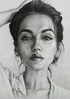 a pencil drawing of a woman's face