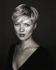 Top 20 Kate Moss Hairstyles & Haircut Ideas Hairstyle Generator, Celebrity Short Hair, Cool Short Hairstyles, Haircut Inspiration, Pixie Hair, Best Short Haircuts, Short Pixie Haircuts