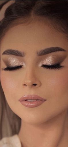 Brown Eye Makeup Prom, Evening Wedding Makeup For Brown Eyes, Bridesmaids Eye Makeup, Makeup Looks For Ball, Makeup Inspo Wedding Guest, Classy Prom Makeup Looks, Makeup For Damas, Soft Wedding Makeup For Brown Eyes Rose Gold, Makeup Looks For Formal Events