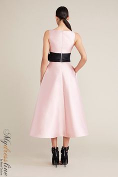 Looking for a timeless and elegant dress? Look no further than the Audrey+Brooks 6222 Sleeveless Midi Dress. This beautiful dress features a deep V-neckline with contrast belted bow at the waist, full midi skirt silhouette with crinoline, and hidden back zipper. It's made from a luxurious silk and wool blend fabric and is satin lined for a smooth fit. Formal A-line Dress With Satin Bow, Boat Neck Evening Dress With Fitted Bodice, A-line Dresses With Bow For Gala, A-line Gala Dress With Bow, Party Evening Dress With Fitted Bodice And Boat Neck, Cocktail A-line Midi Dress With Bow, Silk A-line Dress With Bow, Evening A-line Midi Dress With Bow, Elegant Evening Dress With Fitted Bodice And Boat Neck