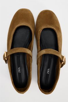 SUEDE BALLET FLATS - Dark tan | ZARA United States Tan Ballet Flats, Cinnamon Swirls, Modest Mom, Ballet Flats Outfit, Blazers Shoes, Blusas T Shirts, Fall Winter Trends, Flats Outfit, Suede Ballet Flats