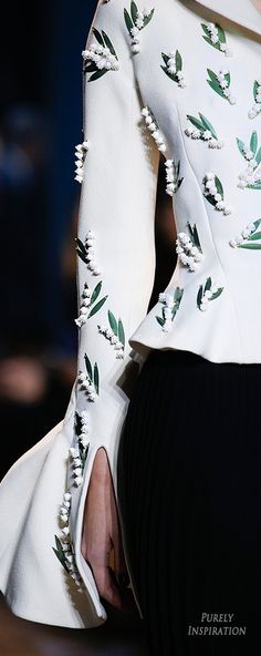 Christian Dior Spring 2016 Haute Couture (details) | Purely Inspiration 2016 Couture, Haute Couture Details, Couture Accessories, Couture Details, Boutique Chic, Embroidery Fashion, Looks Style