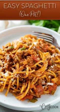 spaghetti with marinara sauce on a plate Italian One Pot Pasta, Spaghetti Ideas Dinners, Pasta For Dinner Recipes, Best Marinara Pasta Recipe, Easy Spagetti Sauce, Italian Spaghetti Sauce Recipes, Spam Spaghetti Recipes, Pasta Dishes With Marinara Sauce