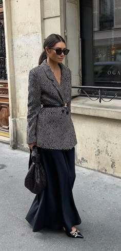 Porsche Mom, Maxi Rok, Effortlessly Chic Outfits, Belted Blazer, Estilo Chic, Outfit Inspo Fall, Professional Outfits