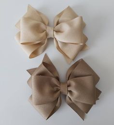 "This listing is a Natural or Khaki Hair Bow. -Available in Alligator Clip, French Barrette, Elastic Headband or Nylon Headband. -Bow Size - Approximately 4\" -Material - 1.5\" High Quality Grosgrain Ribbon, Thread, Glue and Love. -Made in a Pet/Smoke free home. -End Heat Sealed -Slightly Stiffened -Current processing time is 1-3 business days before shipping. If you need it by a specific day, please contact me. -We have FLAT RATE shipping. Shipping is the same for any quantity purchased! -Thank Soccer Hair Bows, Girls Hair Bows Diy, Solid Color Hair, Diy Hair Scrunchies, Girls Hair Bow, Colors Hair, Toddler Hair Bows, Pink Hair Bows, Baby Hair Bows