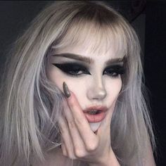 Maquillage Goth, Goth Eye Makeup, Barbie Makeup, Cool Makeup Looks