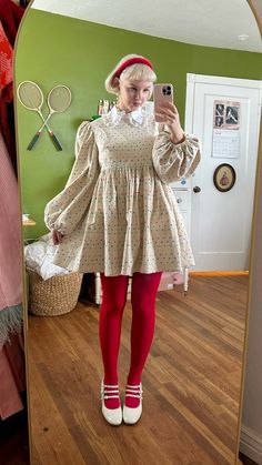 @hannahruthzander Granny Aesthetic Outfits, Twee Fashion, Best Winter Outfits, Feminine Fashion