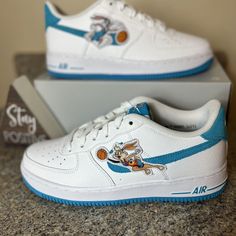 Nike Air Force 1 Low Hare Space Jam Bugs Lola Dm3353-100 Size 7y / Women Sz 8.5. Size 7y (Youth) = Equivalent To A Womens Size 8.5 Brand New With Box “Missing Lid” Trusted Seller / Speedy Shipping Thanks God Bless Nike Zoom Shoes, Nike Air Huarache Women, Thanks God, Nike Flyknit Racer, White Nike Shoes, Womens Basketball Shoes, Nike Air Vapormax Flyknit, Nike Waffle, Womens Training Shoes