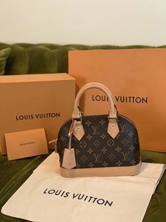 Lewis Vuitton, Louis Vuitton Bag Aesthetic, Tas Louis Vuitton, Tas Lv, Louis Vuitton Alma Bag, Sac Louis Vuitton