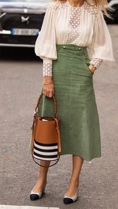 Rok Outfit, Mode Hippie, Simple Fall Outfits, Looks Street Style, Green Skirt