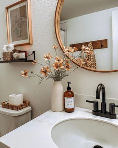 #yayforsummer #summerbreak #bathroomdecor #schoolsoutforsummer Restroom Decor, Guest Bathrooms, Bathroom Decor Ideas, Bathroom Inspiration Decor, Upstairs Bathrooms, Apartment Bathroom, Cozy Decor, Bathroom Renos, Small Bathroom Decor