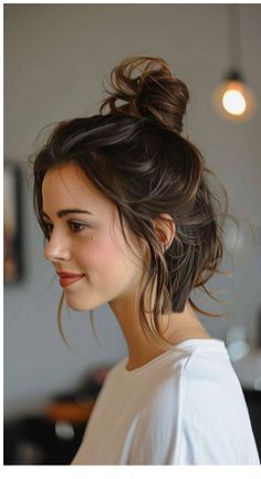 Kort Bob, Penteado Cabelo Curto, Cute Hairstyles For Short Hair, Hairstyles For Short Hair, Hairstyles For Women, Short Haircuts, Short Hair Cuts For Women, Short Hairstyles For Women, Messy Bun