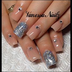 Vanessa Gisselle Colon @vanessanailz_25 | Websta (Webstagram) Pinkish Nails, Nail Silver, Silver Glitter Nails, Accent Nail, Glitter Design, Get Nails, Silver Nails