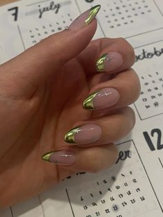 Green Gold Almond Nails, Gel Manicure Green, Ferxxo Nails Ideas, Brat Green Nails, Chrome Green French Tip Nails, Ferxxo Nails, Green Chrome French Tip Nails, Green Almond Nails Designs, Almond Green Nails