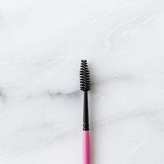 Define your brows or eyelashes with this multi-tasking beauty tool.  Sweeps brows into place or comb through lashes to separate or remove any excess mascara. Spooly Brush, Beauty Make-up, Eyelash Brush, Beauty Tool, Multi Tasking, Makeup Tools Brushes, Makeup Tools, Makeup Cosmetics, Comb