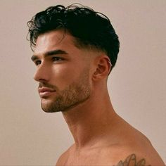 Low Taper Fade Medium Hair, Mid Taper Fade Haircut Wavy Hair, Medium Hair Taper Fade, Fade Haircut With Long Top, Mid Fade Long On Top, Taper Fade Curtains Men, Midfade Haircut For Men, Midfade Hairstyle Men, Men Taper Haircut