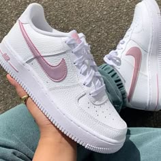 Nike Rosa, Casual Shoes Women Sneakers, Nike Shoes Women Fashion, Pink Nike Shoes, Nike Fashion Shoes, Preppy Shoes, Nike Air Shoes, Cute Nike Shoes, Pink Nike