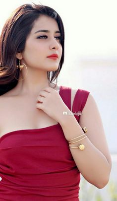 Rashi Khanna Raashi Khanna, Rashi Khanna, Beautiful Saree, India Beauty, Desi Beauty, Beauty Women, Asian Beauty, Red Dress, Violet