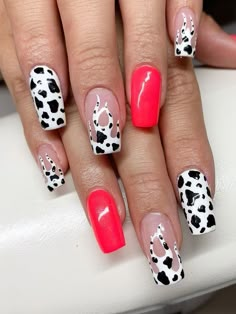 Cow Print Flame Nails, Western Nails Acrylic Cow Print, Sunflower Cow Print Nails, Red And Cow Print Nails, Sunflower And Cow Print Nails, Classy Nails Short Summer, Red Cow Print Nails, Winter Classy Nails, Cow Nails Designs