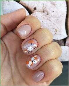 As the leaves change and the air turns crisp, it's time to transition your nail game to match the cozy vibes of autumn. Fall is all about warm hues, rich textures, and stylish designs that Owl Nails Design, Fall Fox Nails, Chestnut Nails, Trendy Fall Nail Designs, Owl Nail Art, Autumn Manicure, Animal Nail Designs, Nail Designs For Short Nails, Fox Nails