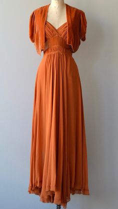 1930s Dress Casual, Vintage Outfits 1930s, International Velvet, 1930’s Dresses, 1930s Clothing, 1930s Fashion Women, Claire Mccardell, 1930's Dresses, Period Dress