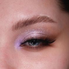 Prom Makeup Lavender, Soft Purple Eye Makeup, Lavender Makeup Looks, Lilac Eye Makeup, Fade Into Hue Palette, Fade Into Hue, Soft Glam Palette, Lavender Makeup