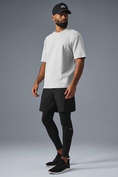 Think of the Double Take as a thicker, more substantial version of your favorite tee. The fit is a touch oversized (in a cool way, not a slouchy way) with slightly extended sleeves and a slightly extended hem. Wear it with baggy cargos, classic shorts or whenever you want to level up your look. Men’s Athletic Wear Winter, Fitness Shoot Men, Men’s Gym Fashion, Alo Yoga Relaxed Fit Cotton Top, Relaxed Fit Short Sleeve Activewear, Casual Moisture-wicking Tops By Alo Yoga, Sporty Oversized Alo Yoga Tops, Urban Short Sleeve Workout Top, Casual Short Sleeve Muscle Tee With Moisture-wicking