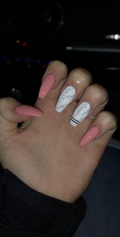 White Nails With Marble Design, Pink Marble Nails, Marble Acrylic Nails, Coffin Nails Matte, White Nail Designs, White Nail, Marble Nails, Beauty Nail