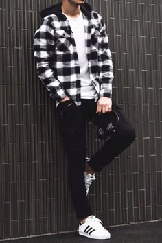 Boys Fashion Style Teenagers, Mens Teen Fashion, Street Casual Men, Outfits For Teenage Guys, Mens Fall Outfits, Converse Outfits, Herren Style