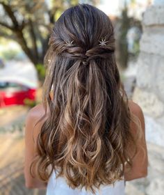 Hairstyle Bride, Prom Hair Medium, Peinados Hair Styles, Spooky Nails, Bridal Hair And Makeup, Elegant Hairstyles, Love Hair