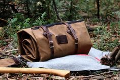 A bedroll offers an easy way to set up camp and get closer to the natural world.  With the Helko bedroll, you can be the rustic wanderer you were meant to be and embrace the rough n’ tough style of camping, where sleeping bags, tarps, and tents are unnecessary.  Simply unroll where you plan to sleep, and crawl inside with a decent blanket.  So, pack it on your saddle, stow it on a canoe, or just toss it in the back of the old Bronco.  This bedroll is built from 16 oz., heavy duty 100% waxed cott Cowboy Camping, Bed Roll, Old Bronco, Tough Style, Survival Bushcraft, Bushcraft Gear, Heavy Blanket, Pocket Pillow, Camping Bed