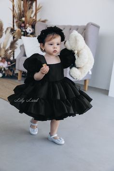 Introducing our stunning Tutu Puffy Birthday Dress, perfect for any special occasion! This beautiful dress is sure to make your little one feel like a princess on her big day. Whether she's a flower girl, attending a prom, or celebrating her first birthday, this dress is the perfect choice. The puffy tutu skirt is made from layers of soft tulle, creating a beautiful and whimsical effect. Designed with both style and function in mind, this dress is perfect for any special occasion. The back zipper closure ensures a secure and comfortable fit, while the adjustable satin sash adds an extra touch of elegance. The dress is available in a range of sizes, making it perfect for young girls of all ages. This dress is not only beautiful but also versatile. It's perfect for smash cake photoshoots, ad Puffy Birthday Dress, Cake Photoshoot, Black Tutu, Smash Cake Photoshoot, Prom Ball Gown, Kids Gown, Special Dresses, Fancy Hairstyles