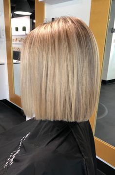 Short Haircut Square Bob, Angled Hair, Long Hair Do, Grey Hair Coverage, Fine Straight Hair, Blonde Bob Hairstyles, Lob Hairstyle, Blonde Hair Inspiration, Blonde Hair Looks