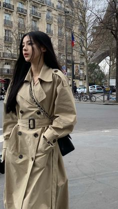 Bussines Casual Woman, Beige Winter Coat, Feminine Outfits, Winter Outfits Aesthetic, Trench Coat Outfit, Outfit Korean, Winter Fashion Outfits Casual, Fashionista Clothes, Fashion Mistakes