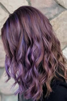 Brown Hair With Purple Highlights, Brown Hair With Purple, Hair With Purple Highlights, Purple Highlights Brown Hair, Hair With Purple, Purple Brown Hair, Brown Hair With Highlights And Lowlights, Purple Hair Highlights, Trendy We Fryzurach