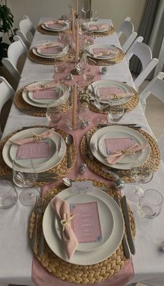 Diner Table Set Up, Birthday Brunch Table Decor, White Kitchen Table Decor Ideas, Birthday Lunch Ideas For Adults Decor, Brunch Party Ideas Birthday, Afternoon Tea Decorations Table Settings, Pink Desert Table Ideas Birthday Parties, Pink Brunch Decor Ideas, Elegant Birthday Table Decor